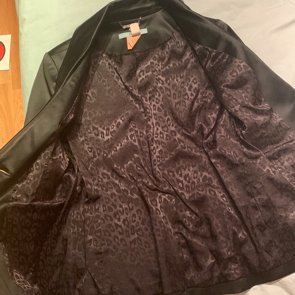 Black Marciano blazer w/ matching pants - Picture 3 of 10